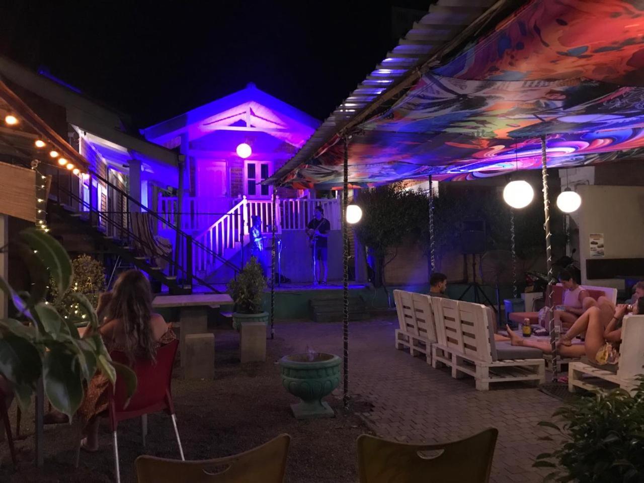 Hangover Hostels ミリッサ エクステリア 写真