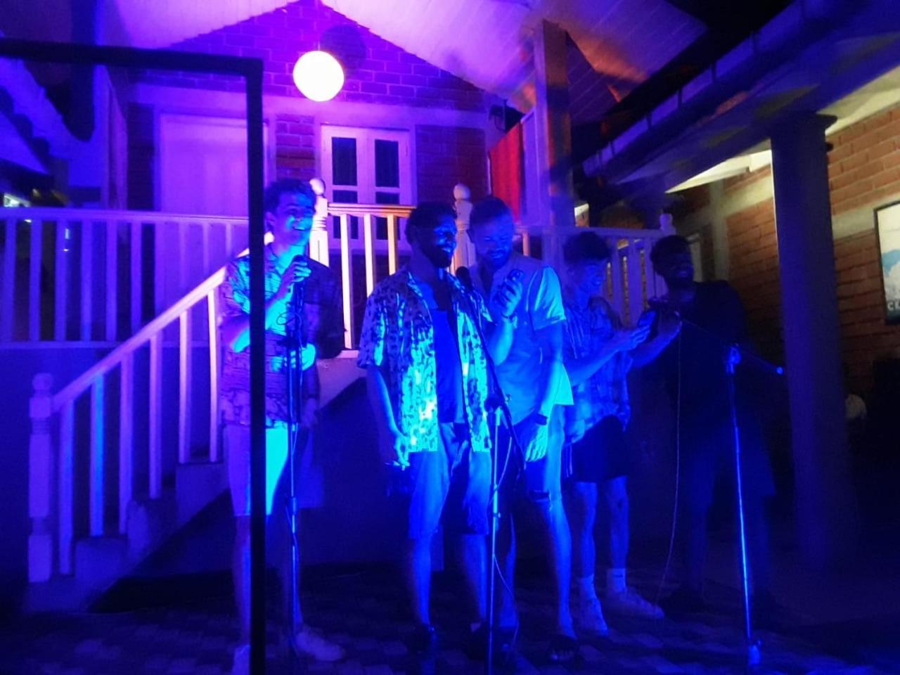 Hangover Hostels ミリッサ エクステリア 写真