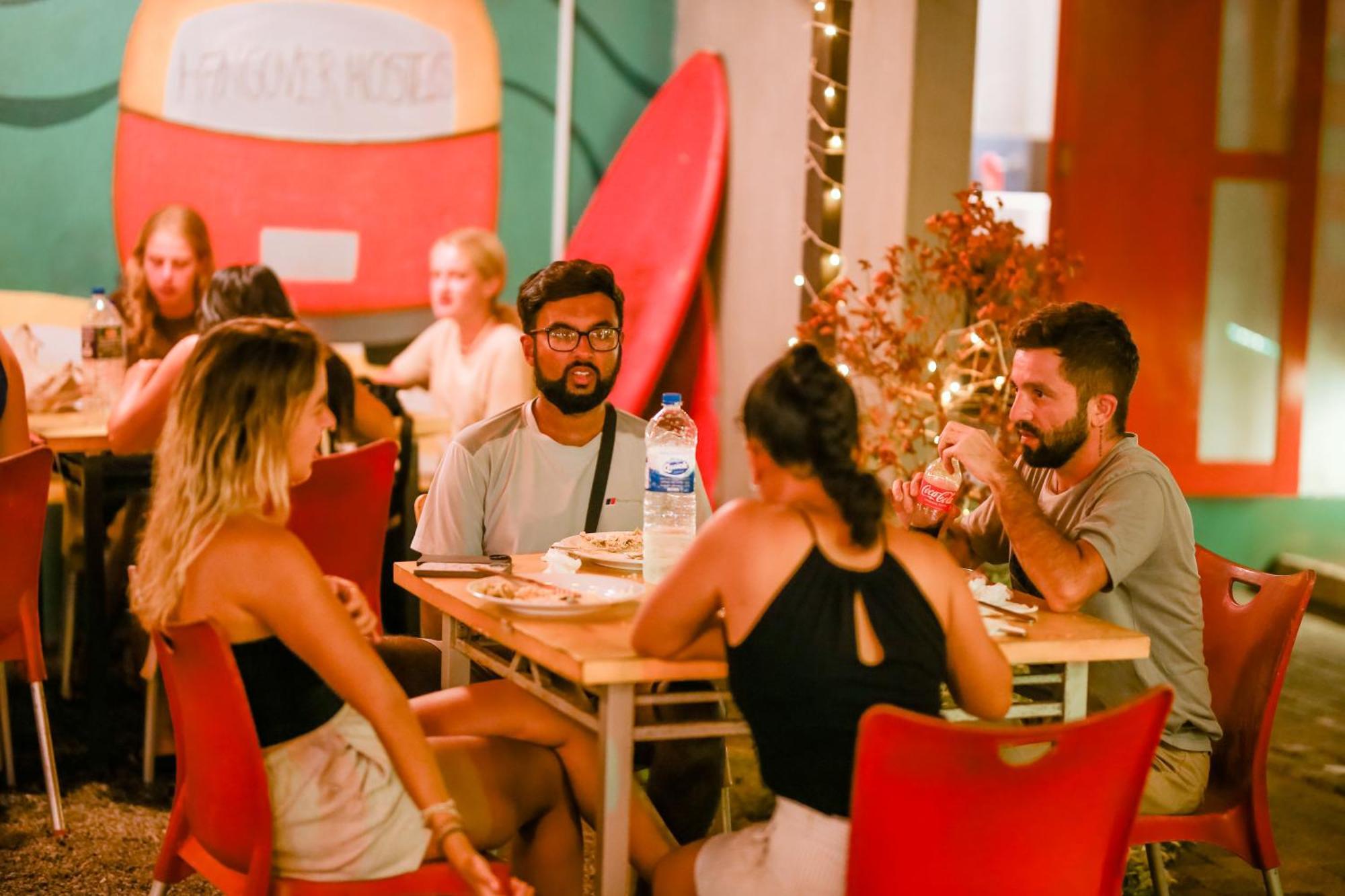 Hangover Hostels ミリッサ エクステリア 写真