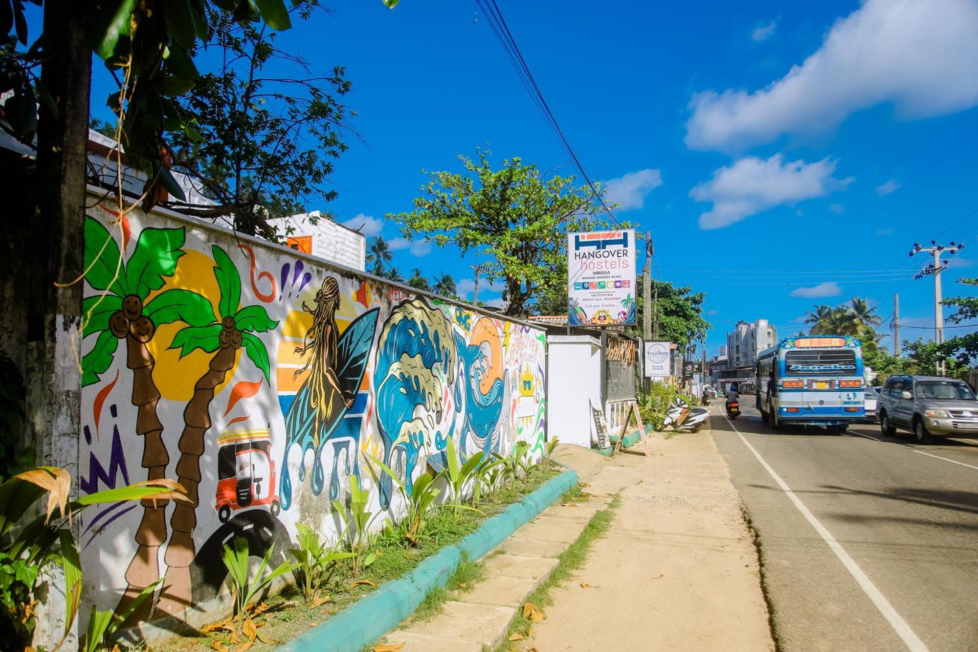 Hangover Hostels ミリッサ エクステリア 写真
