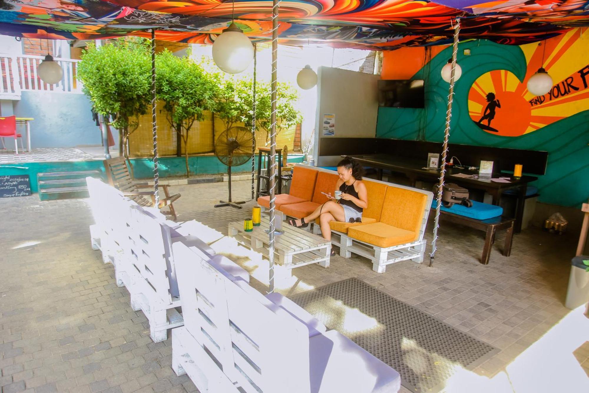 Hangover Hostels ミリッサ エクステリア 写真