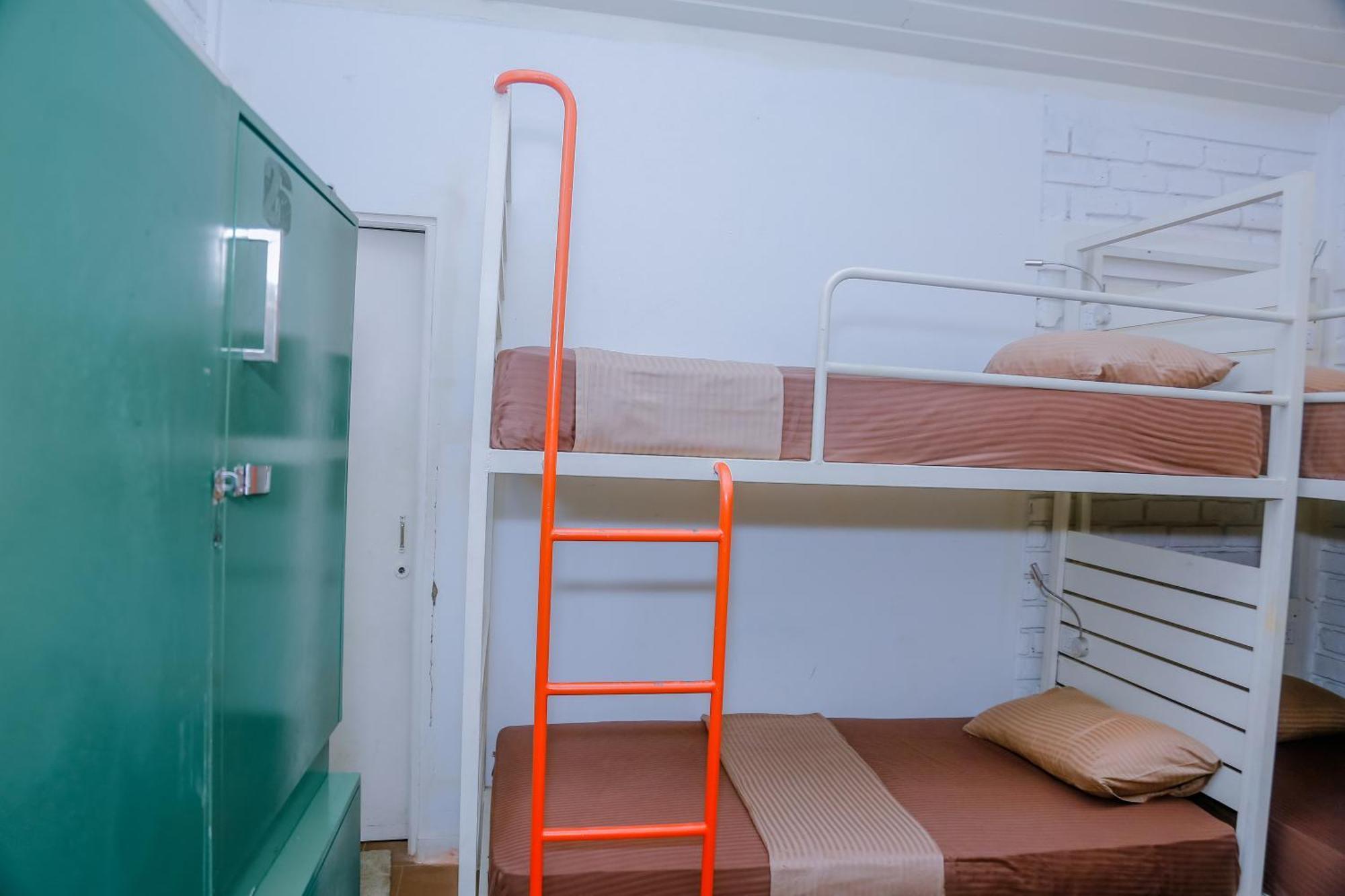 Hangover Hostels ミリッサ エクステリア 写真