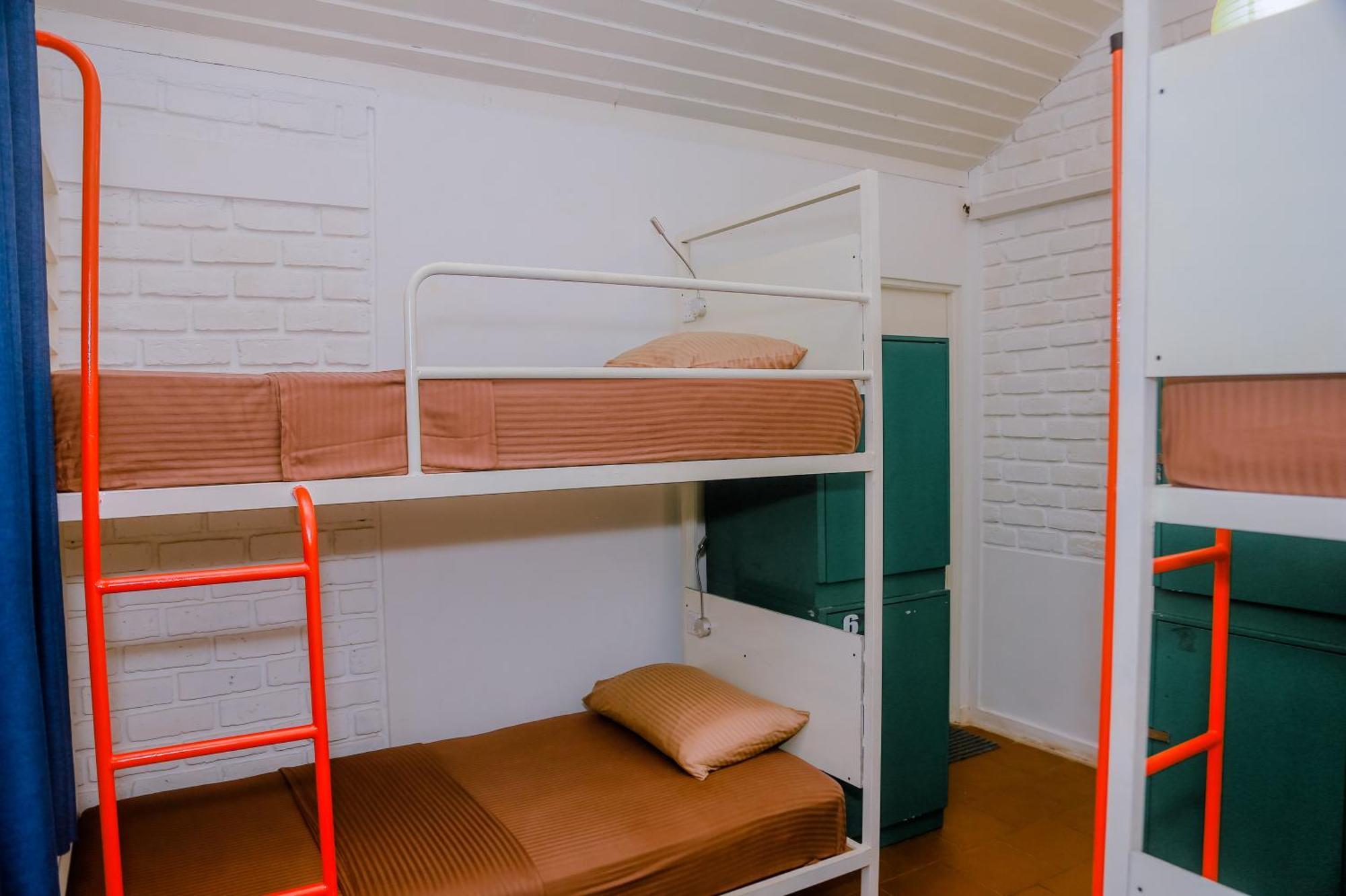 Hangover Hostels ミリッサ エクステリア 写真