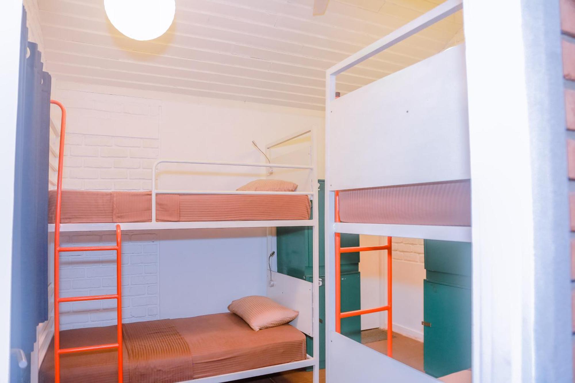 Hangover Hostels ミリッサ エクステリア 写真