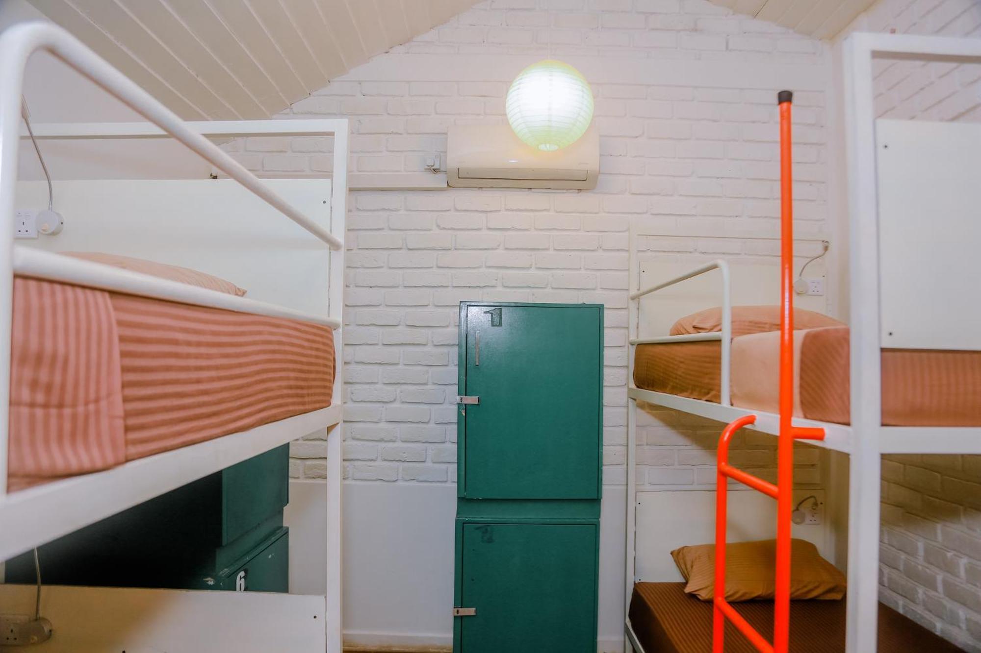 Hangover Hostels ミリッサ エクステリア 写真