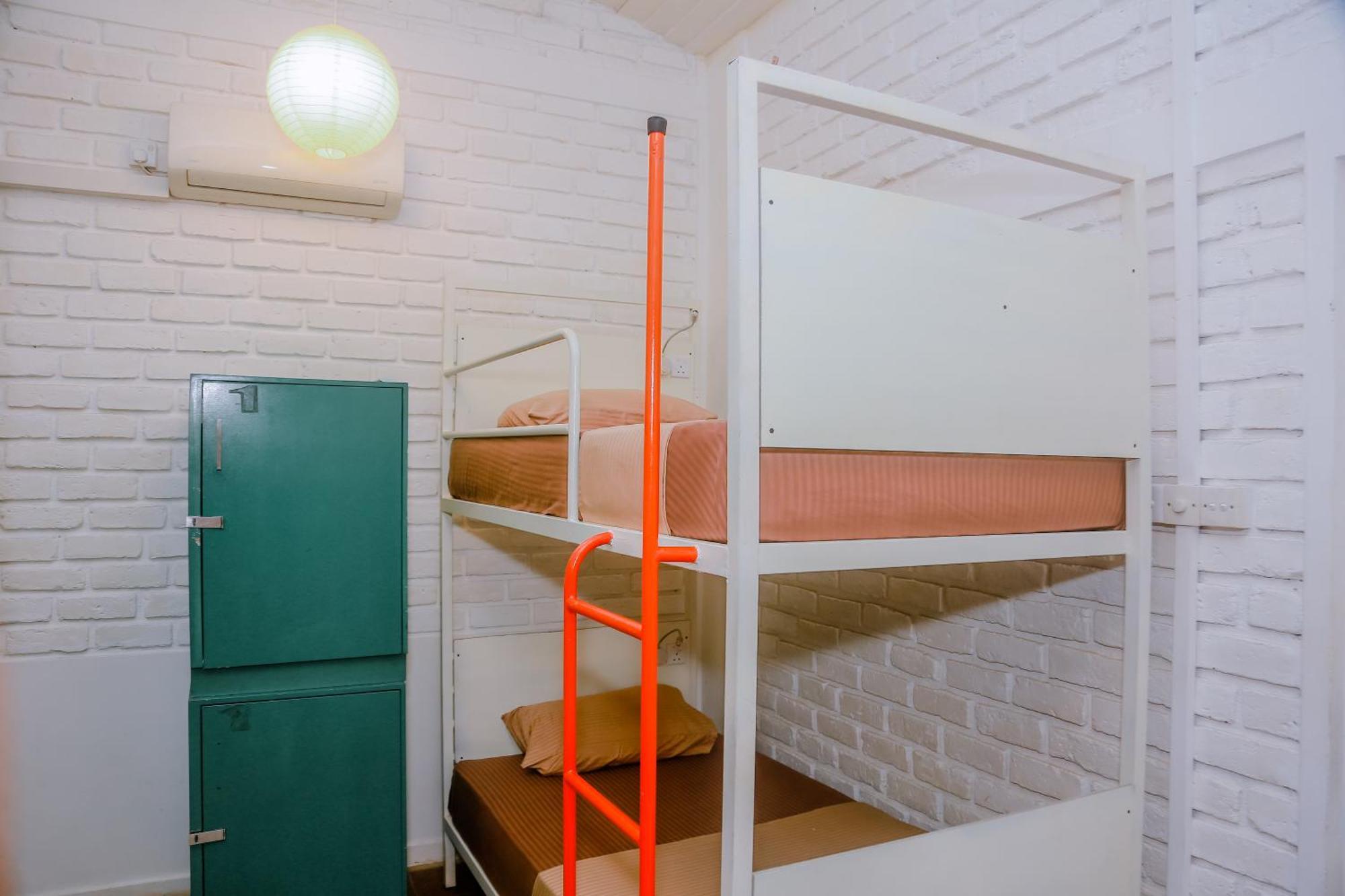Hangover Hostels ミリッサ エクステリア 写真