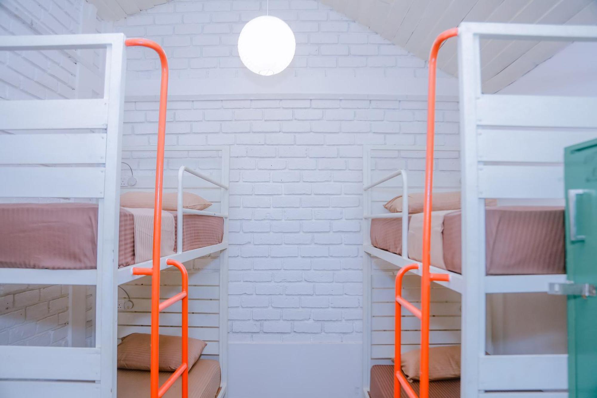 Hangover Hostels ミリッサ エクステリア 写真